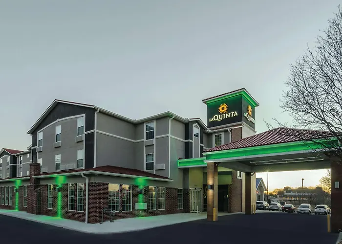 La Quinta By Wyndham Kansas City Airport