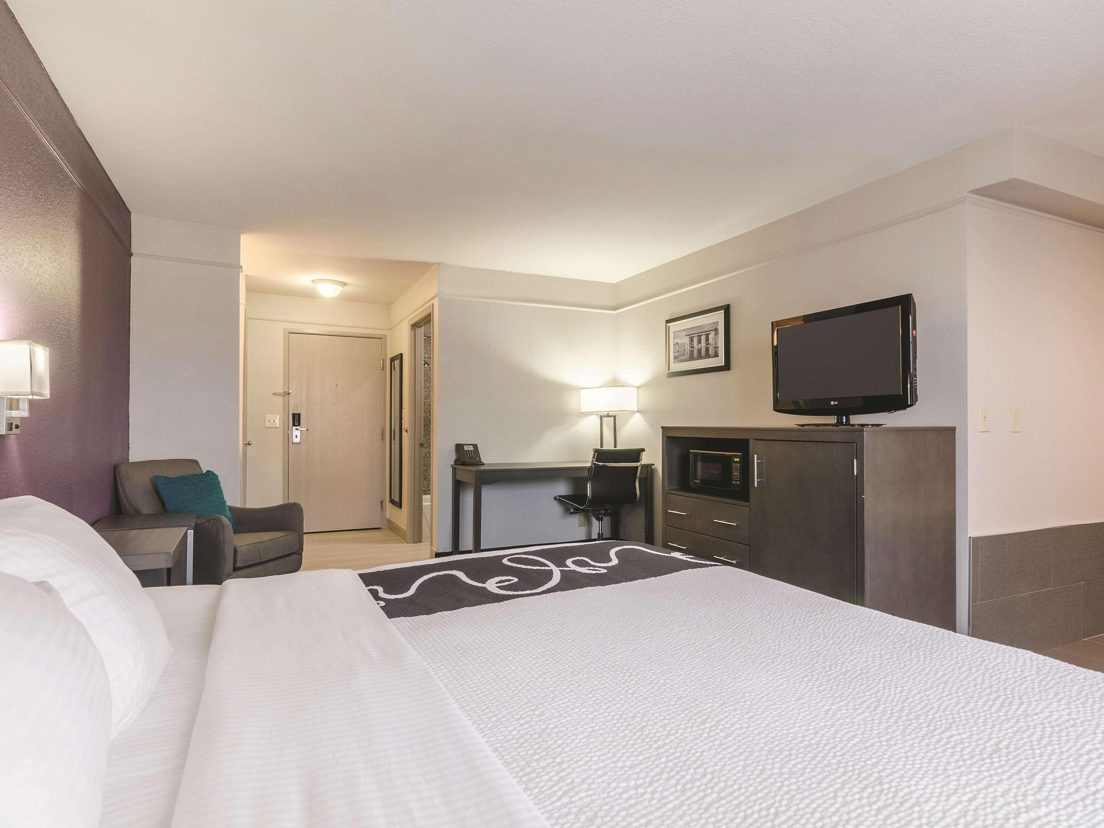 La Quinta By Wyndham Kansas Airport