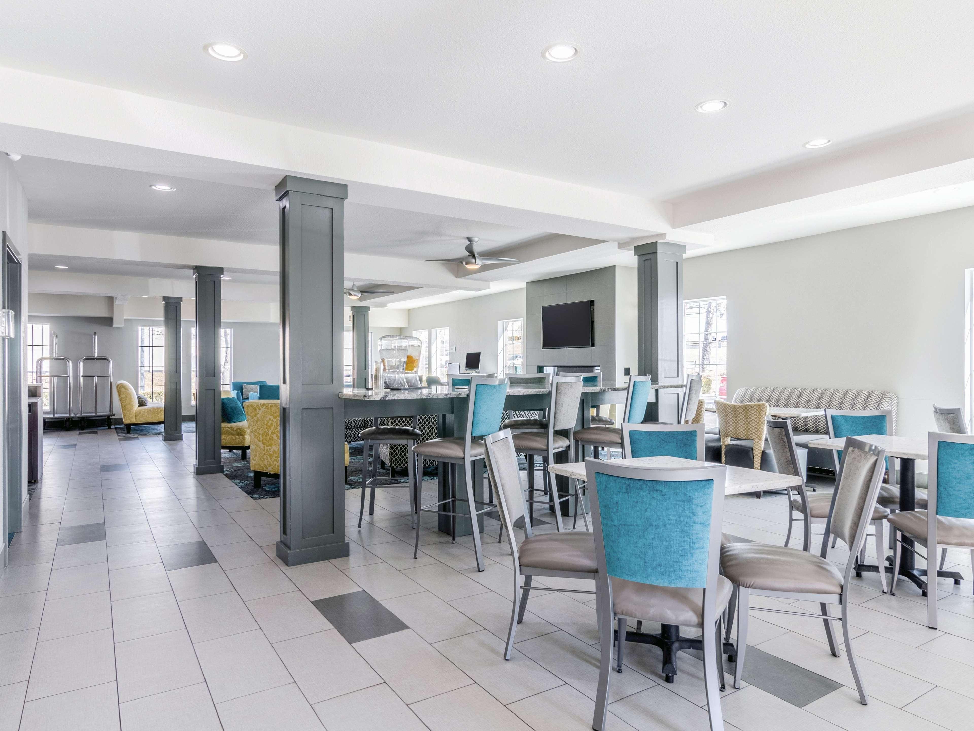 La Quinta By Wyndham Kansas Airport Hotel 3*