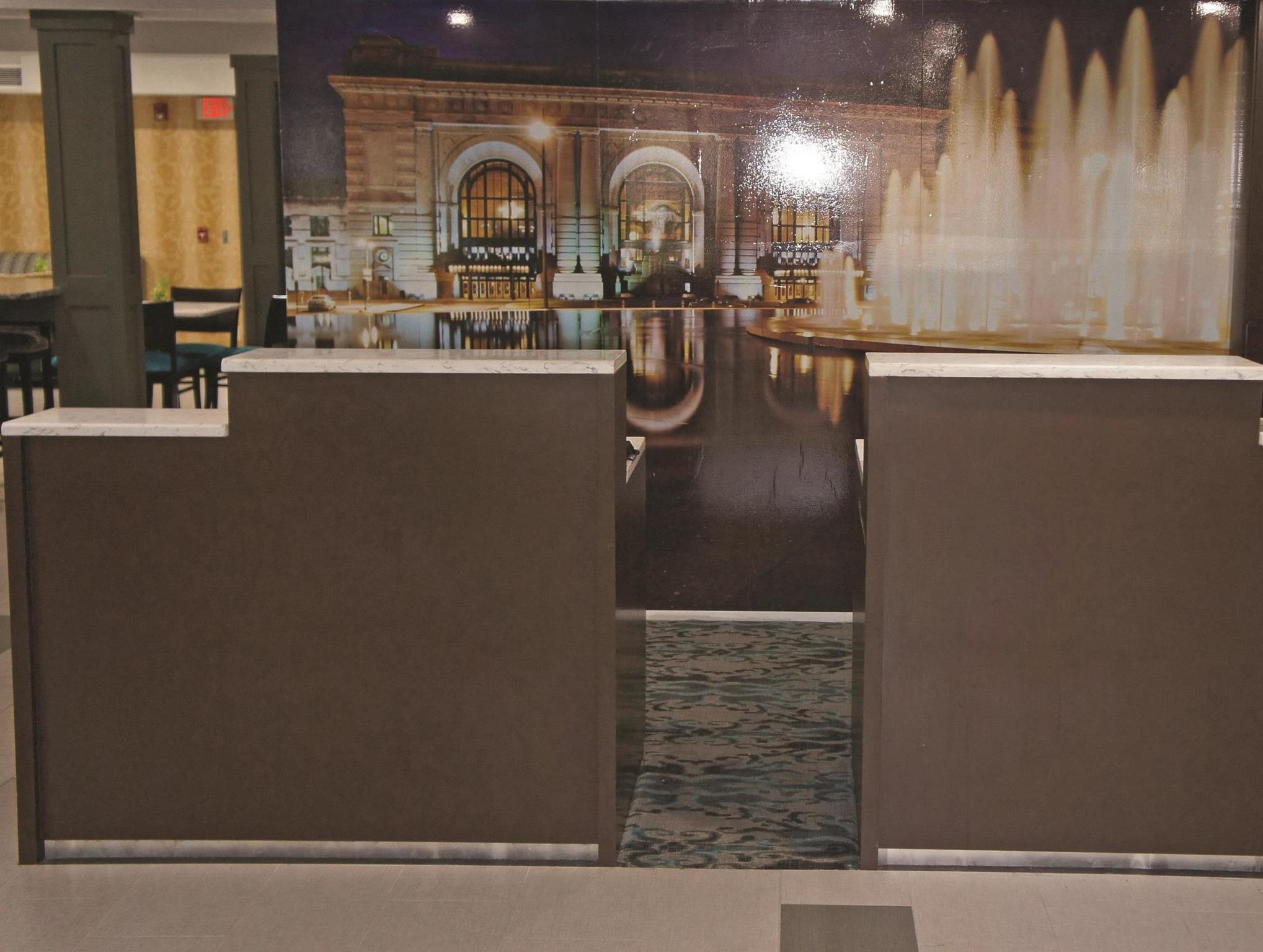 Hotel La Quinta By Wyndham Kansas Airport Kansas City