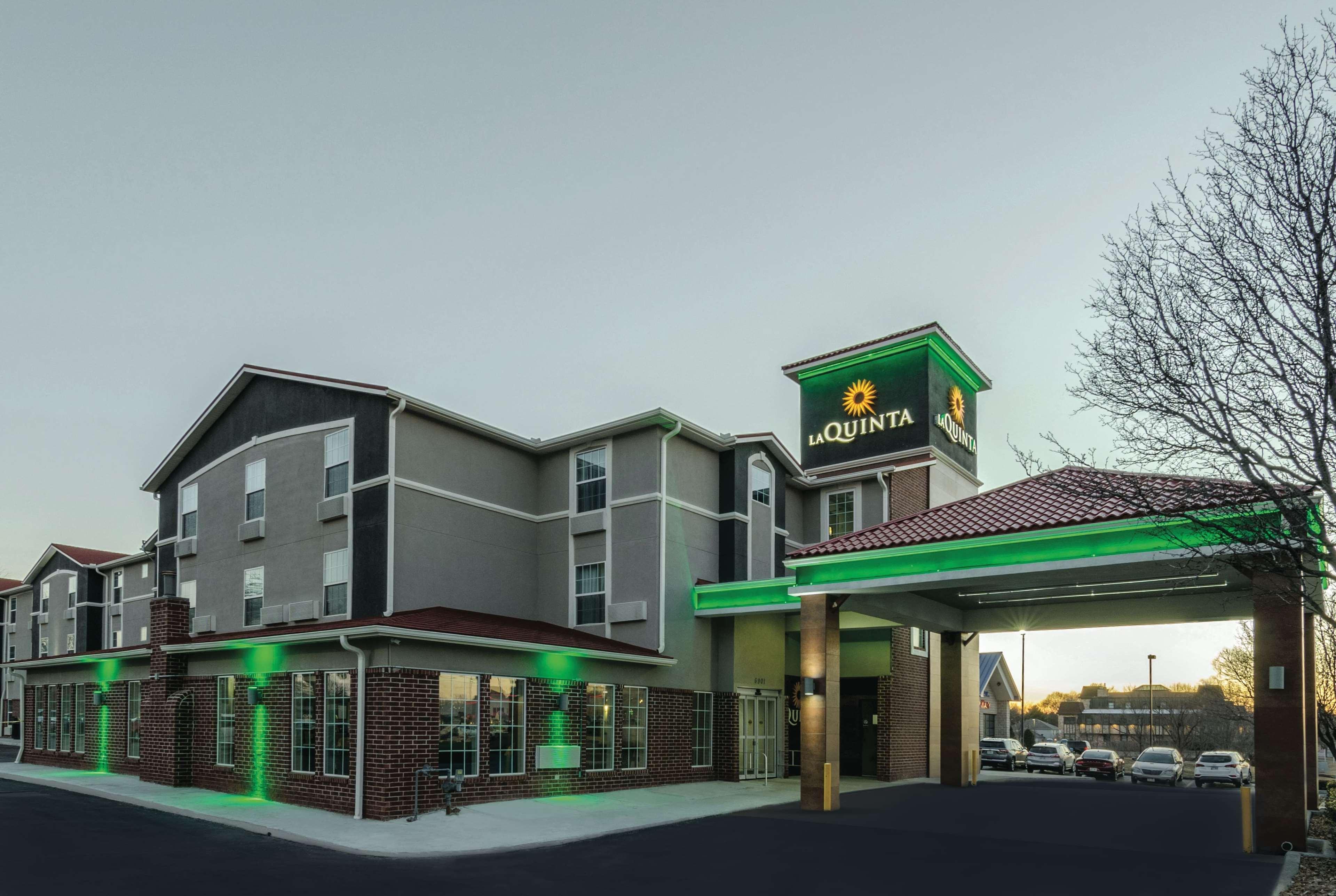 La Quinta By Wyndham Kansas Airport Kansas City
