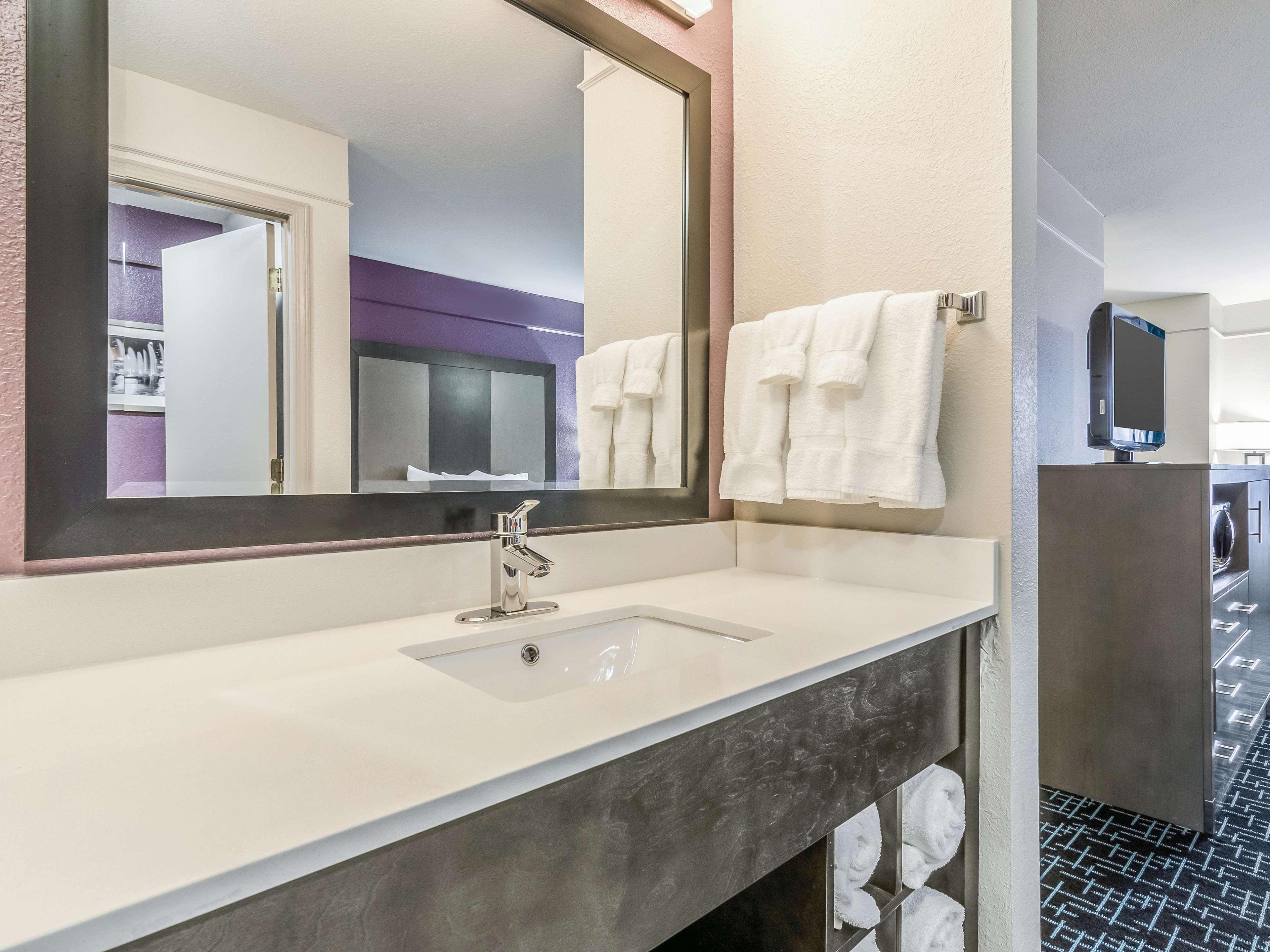 La Quinta By Wyndham Kansas Airport 3*