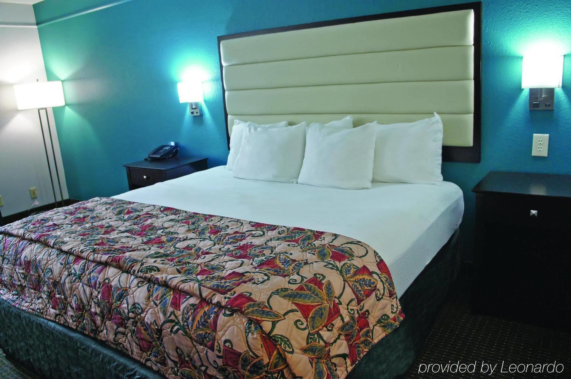 La Quinta By Wyndham Kansas Airport Hotel Kansas City